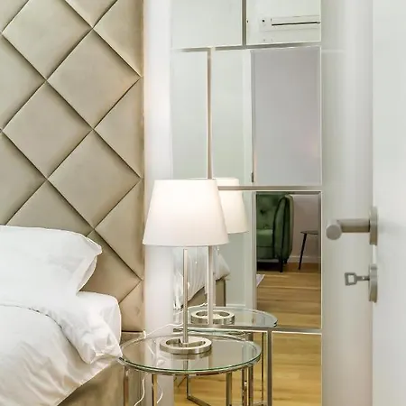 Luxury 5 Stars Aviatiei Park Condominium * Bucareste