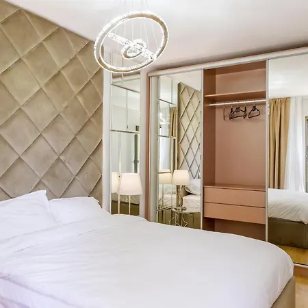 Luxury 5 Stars Aviatiei Park Condominium *