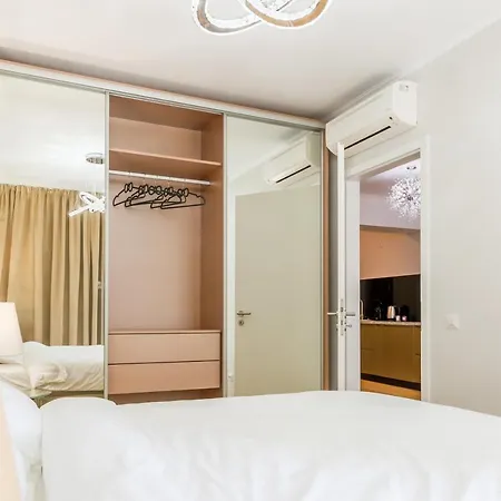 Luxury 5 Stars Aviatiei Park Condominium
